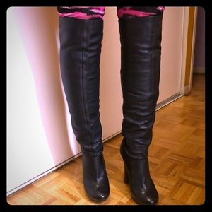 Basic black leather mid high Aldo boots